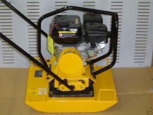 NEW BullDog PB22 Plate Compactor Dirt Packer 5.5 OHV Vibratory