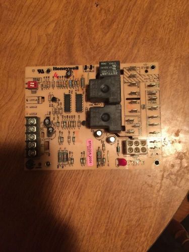 Honeywell FURNACE CONTROL CIRCUIT BOARD ST9120A 2004 Defect Discount W Warranty