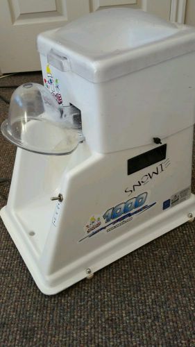 Snowie 1000 Shave Ice Machine Shaved Sno Cone Snow W/Foot Control