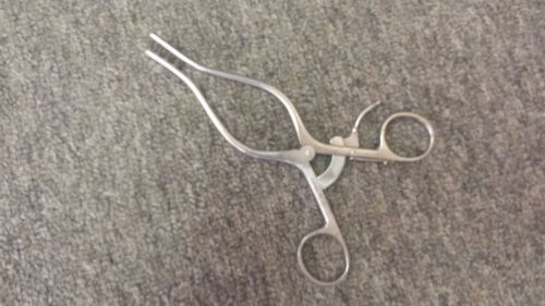 V Mueller Weitlaner Retractor SU3112