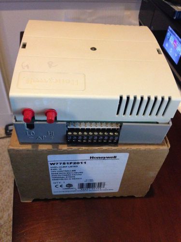 HONEYWELL W7751F2011 VAV CONTROLLER WITH BASE