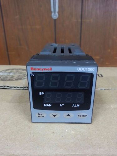 HONEYWELL TEMPERATURE CONTROLLER UDC 1200