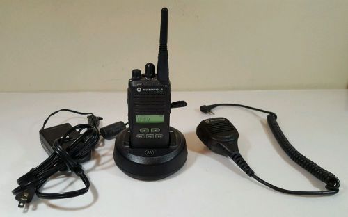 Motorola CP185 16 Channel Two Way Radio UHF With Charger and microphone