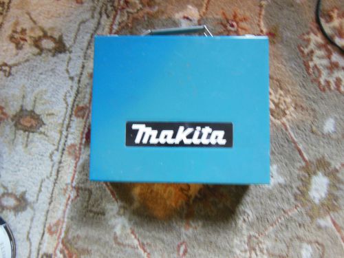 MAKITA 9.6  VOLT SCREW GUN