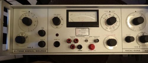 RACAL - DANA 2 TONE SIGNAL SOURCE GENERATOR 9083