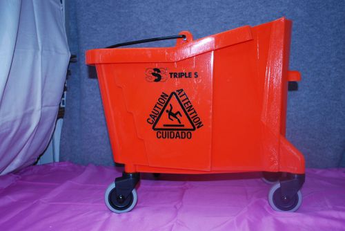 Rubbermaid Triple S #7570-74 Orange Mop Bucket with 3&#034; Casters (26-35 Qt) #L2480