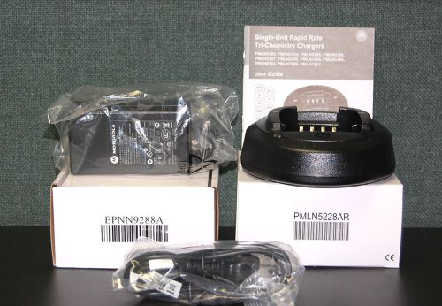 NEW OEM MOTOROLA CP185 RAPID TRI-CHEM CHARGER PMLN5398 incl PMLN5228 EPNN9288