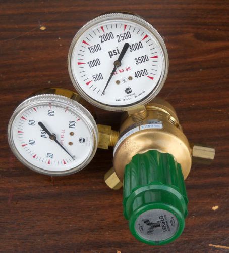 VeriFlow Compressed Dual Gauge Gas Regulator Air 100PSI Draft Beer NPT Fittings