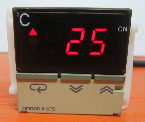 OMRON E5CS E5CS-QKJ TEMPERATURE CONTROLLER