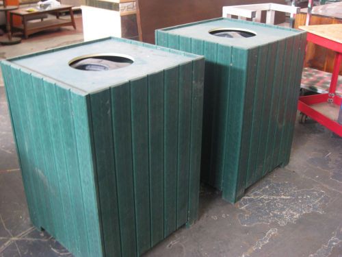 40-Gallon Commercial Trash Receptacle