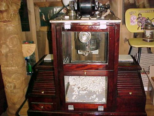 ANTIQUE HOLCOMB @ HOKE BUTTER KIST POP CORN CONCESSION MACHINE