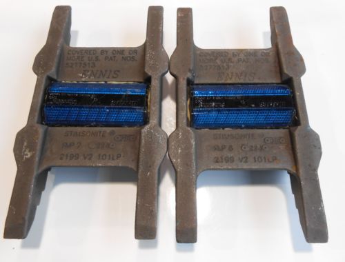 2 Ennis Stimsonite Snow Plowable Pavement Markers NOS Cast Iron Blue Reflector