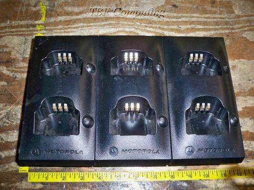 MOTOROLA R750 Multi-Unit Charger For Parts or Repair