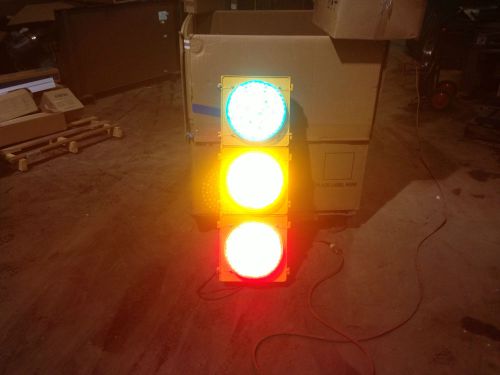 GE L.E.D. GREEN YELLOW RED TRAFFIC LIGHT GCFB-23A YTFB-23A RTFB-23A