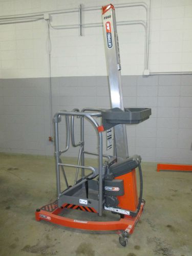 JLG  LIFTPOD  MODEL FS60 PERSONAL PORTABLE LIFT