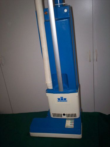 Business Industrial cleaning Vacuum Windsor Versamatic VSE 1-3  gently used L@@K