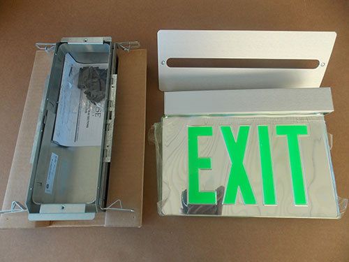 NEW Lithonia Lighting LRP 2 GMR 120/277 PNL Edge Lit LED Exit Sign Green Letter