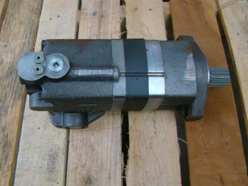 CHAR-LYNN HYDRAULIC MOTOR 1.24&#034; SHAFT - 26004