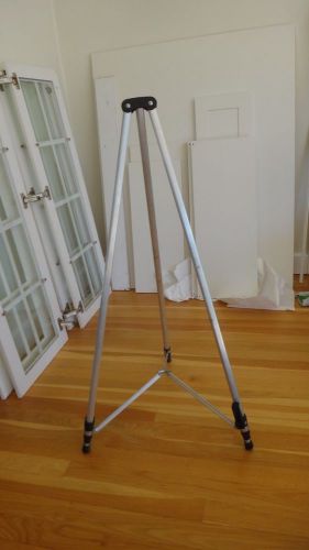 Quartet Aluminum Lightweight Telescoping Easel or Stand - Aluminum