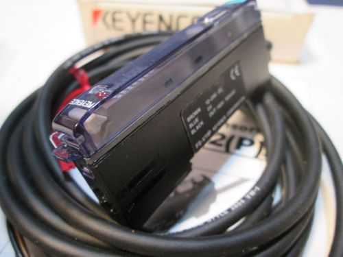 NIB KEYENCE FS-V11P PHOTO LIGHT BEAM FIBEROPTIC OBJECT DETECT SENSOR AMPLIFIER