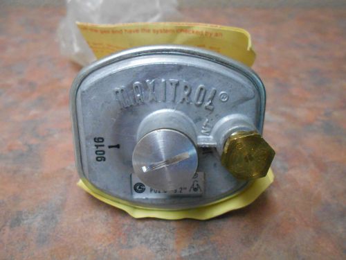 MAXITROL RV35A PRESSURE REGULATOR VALVE 1/2 PSIG P02.8&#034;-5.2&#034;