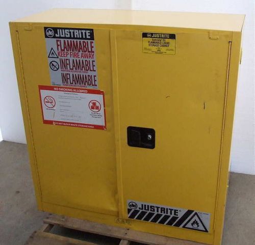 Justrite flammable liquid storage cabinet used for sale