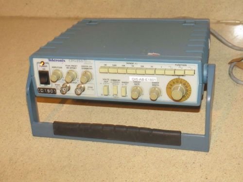 TEKTRONIX CFG253 FUNCTION GENERATOR