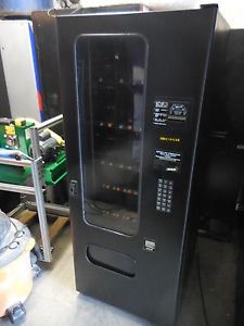 NICE FSI / USI / WITTERN MODEL 3039 AUTOMATIC SNACK VENDING MACHINE19 SELECTION