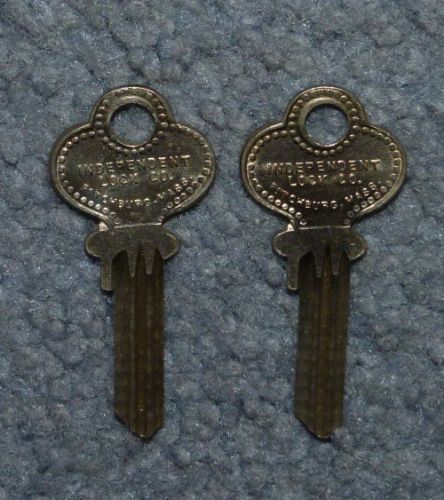 Pair of 2 Older ILCO Key Blanks - 1013BX - Fitchburg MA - USA (LOT 737)