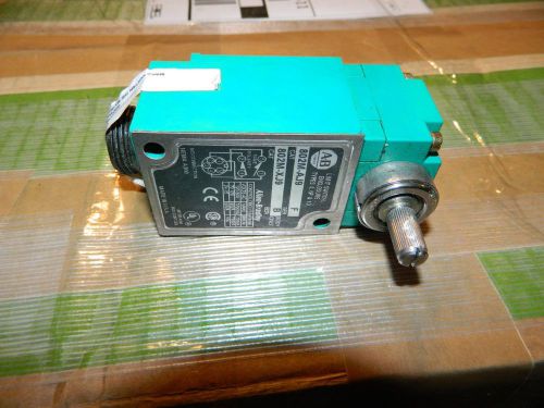 ALLEN BRADLEY LIMIT SWITCH 802M-AJ9  BODY 802M-XJ9