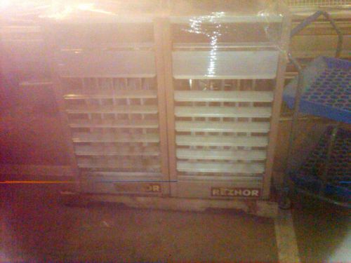 REZNOR  165,000 BTU NATURAL OR LP GAS  HEATER 80% THERMAL EFFICIENCY