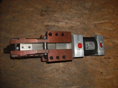 DE-STA-CO 1005B-10-40-R100K-C100K Pneumatic Clamp, With Arm, No Sensor, Used