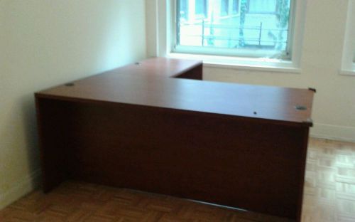 Executive Desk (L-Shaped)