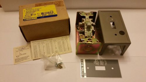 (NIB) SQUARE D  2510FG1 SERIES A  FHP MANUAL STARTER