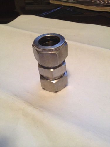 SWAGELOK SS-1210-6 UNION 3/4&#034; OD TUBE X 3/4&#034; OD TUBE