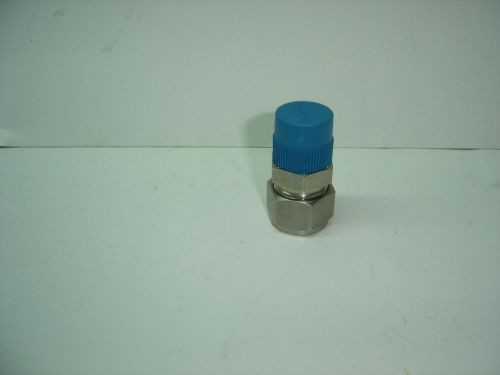 SWAGELOK SS-1010-1-8 STRAIGHT REDUCER 5/8&#034; OD TUBE X 1/2&#034; MALE NPT NEW NO BOX