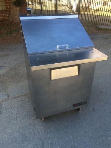 True tssu-27-18mb true 1 door sandwich unit hold12 pans w cuttingboard newgasket for sale