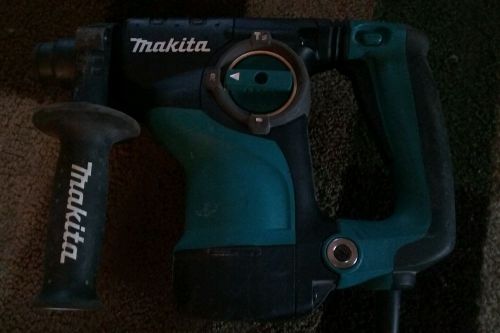 MAKITA HR2811F 1-1/8&#034; CORDED HAMMER DRILL