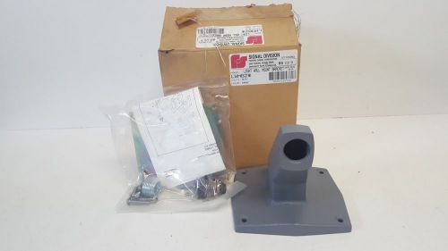 NEW OLD STOCK! FEDERAL SIGNAL LIGHT WALL MOUNT BRACKET LWMB2