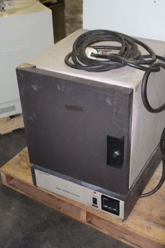 Barnstead Thermolyne 304000 FURNACE 208V VERY NICE