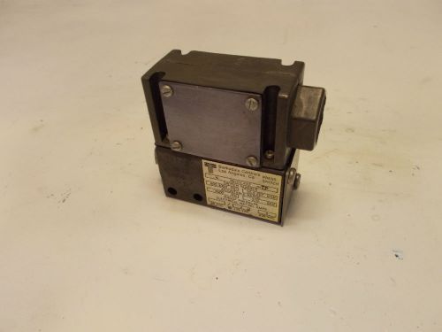 Barksdale 96101-AA2-TP Piston Switch 800-3000PSI 1/8&#034;NPT