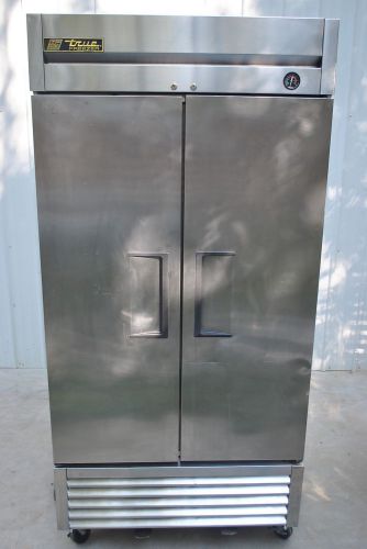 2011 TRUE T-35F REACH IN FREEZER