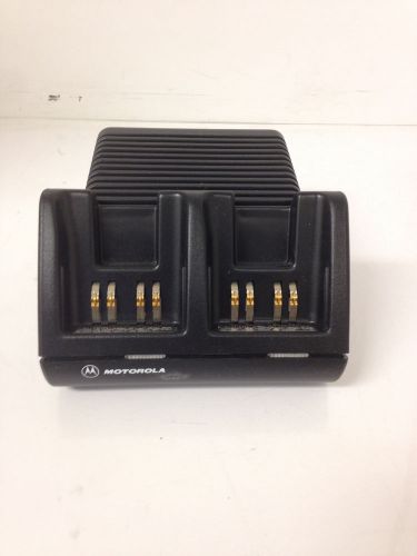 Motorola VISAR Portable Radio Dual Slot Desk Battery Charger NTN8375A AA16742