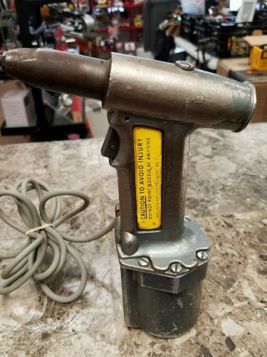 Vintage USM Fastner Air Riveter Tool, Made in Shelton, Connecticut, USA