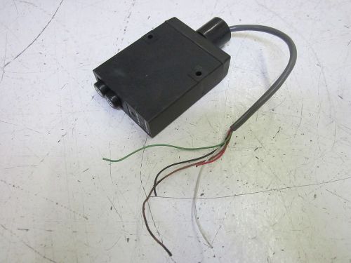 TRI-TRONICS UCF-AT1 FIBER OPTIC DELAY TIMER *USED*