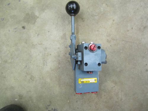 Dynex / Rivett manual hydraulic pilot valve Model DP1101-2863