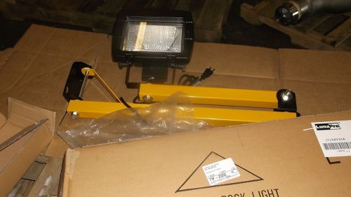 LUMAPRO QH-3841 (5AY53A) DOCKLIGHT, 120V, 60 HZ, 500 WATTS, 40&#034; ARM LENGTH, NEW