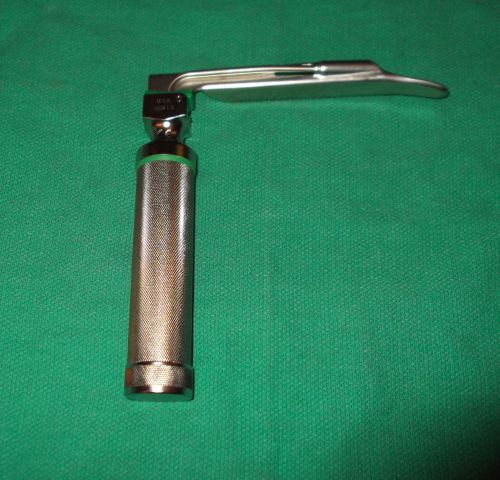 Welch Allyn Laryngoscope Handle 60813 with Miller Halogen 68062