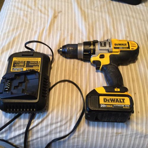 DeWALT DCD985 20 Volt MAX LITHIUM-ION HAMMER DRILL