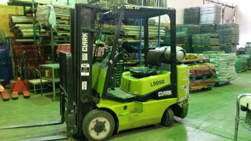 Clark Forklift C3C25 4,600 LB Capacity to 189&#034; LPG - LOW HOURS